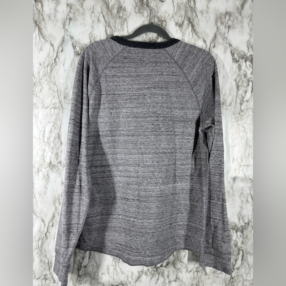Express Crew Neck Shirt Mens Size Medium Grey Long Sleeve - Picture 2 of 4